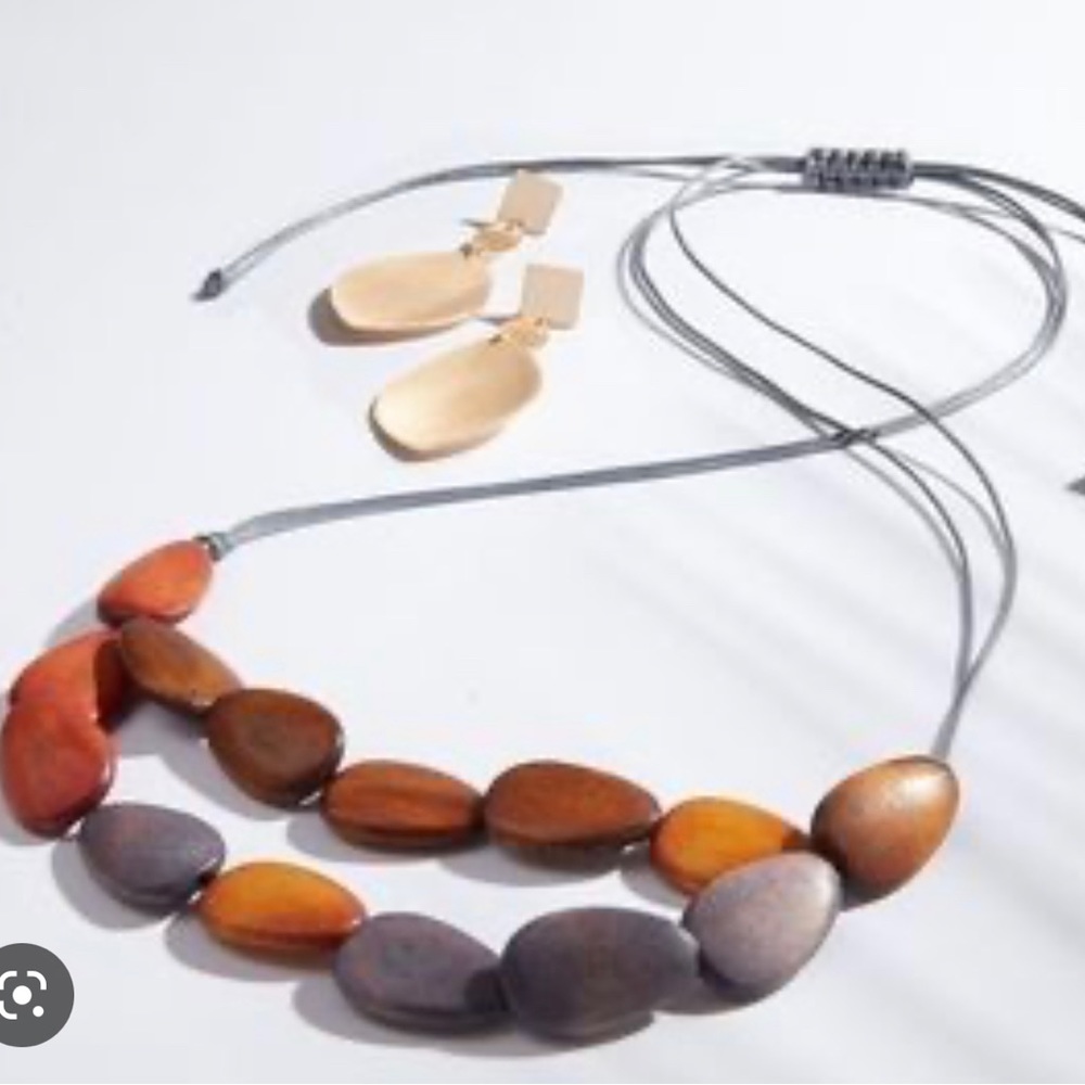 Premier Designs Necklace